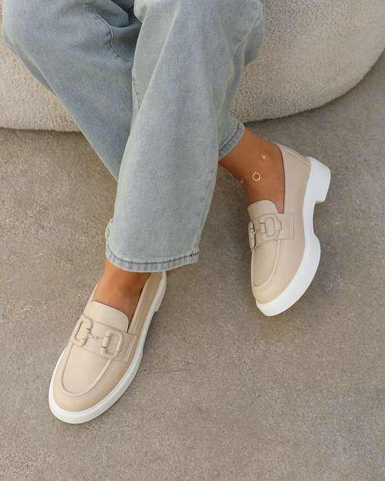 【LOULOUSEOUL】Buckle Fur Flat Shoes (Cream) 루루서울(LOULOUSEOUL) Buckle Fur Flat Shoes (Cream) - 사이즈